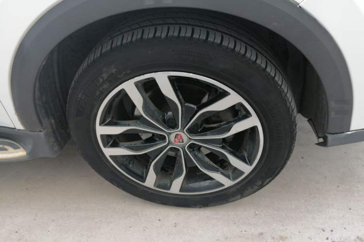 Used Roewe RX5 2018 20T Two-Wheel Drive Manual Internet Smart Edition Right Front Wheel Hub