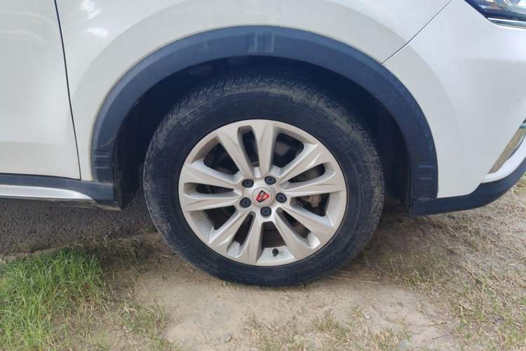 Used Roewe RX5 2018 20T Two-Wheel Drive Automatic Internet Smart Edition Right Front Wheel Hub