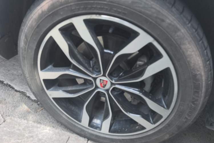Used Roewe RX5 2018 20T Two-Wheel Drive Manual Internet Smart Edition Right Front Wheel Hub