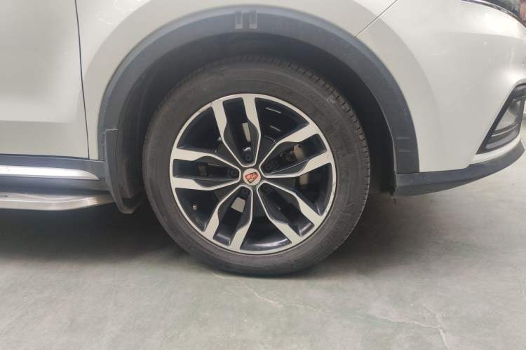 Used Roewe RX5 2018 30T Two-Wheel Drive Automatic Internet Smart Edition Right Front Wheel Hub