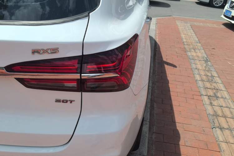 Used Roewe RX5 2018 20T Two-Wheel Drive Automatic Flagship Edition Right Rear Taillight