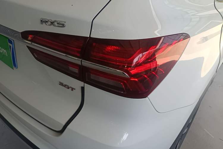 Used Roewe RX5 2018 20T Two-Wheel Drive Automatic Internet Smart Luxury Edition Right Rear Taillight