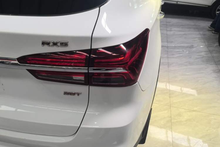Used Roewe RX5 2018 20T Two-Wheel Drive Automatic Internet Smart Edition Right Rear Taillight