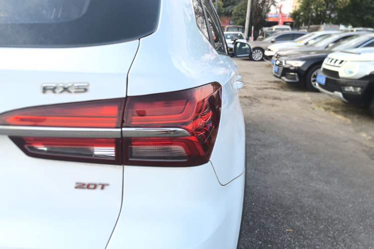 Used Roewe RX5 2018 20T Two-Wheel Drive Manual Internet Smart Edition Right Rear Taillight