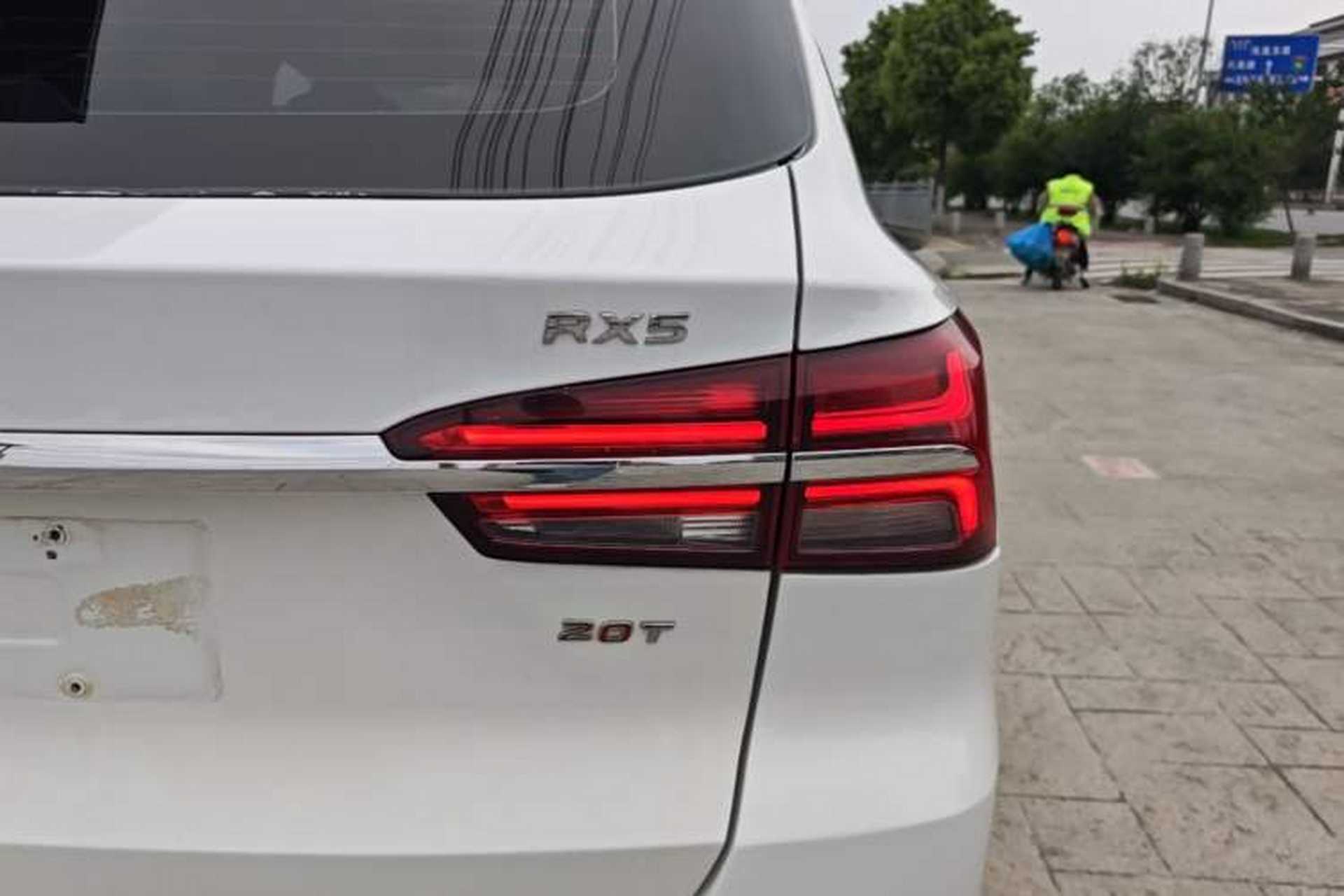 Used Roewe RX5 2018 20T Two-Wheel Drive Automatic Flagship Edition Right Rear Taillight