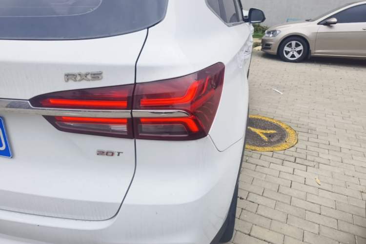 Used Roewe RX5 2018 20T Two-Wheel Drive Automatic Internet Smart Edition Right Rear Taillight