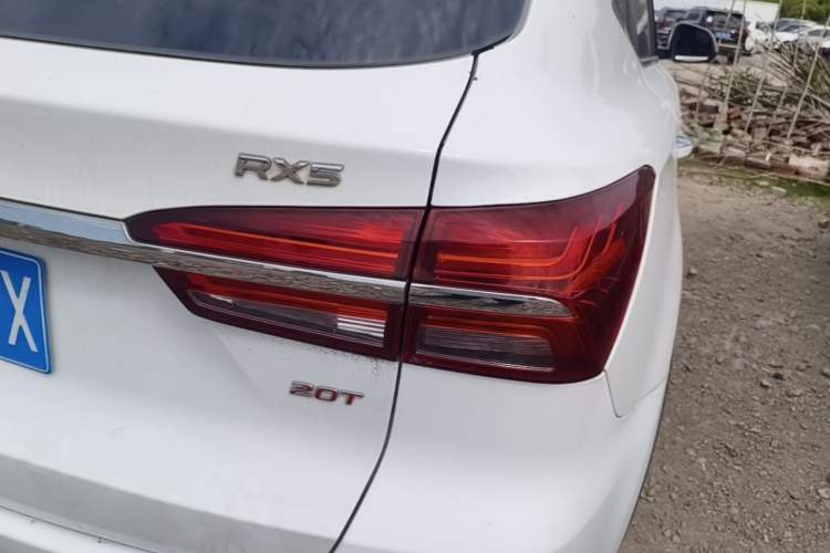 Used Roewe RX5 2018 20T Two-Wheel Drive Automatic Internet Smart Edition Right Rear Taillight