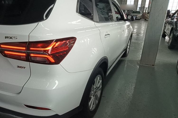 Used Roewe RX5 2018 20T Two-Wheel Drive Automatic Flagship Edition Right Rear Taillight