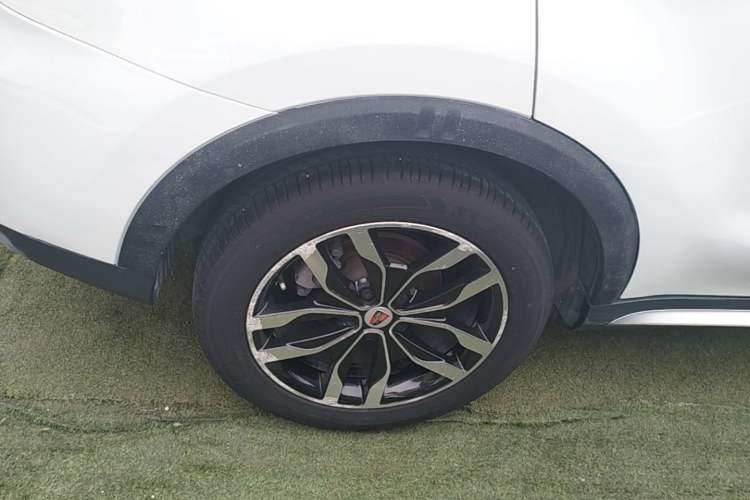 Used Roewe RX5 2018 20T Two-Wheel Drive Automatic Internet Smart Luxury Edition Right Rear Wheel Hub