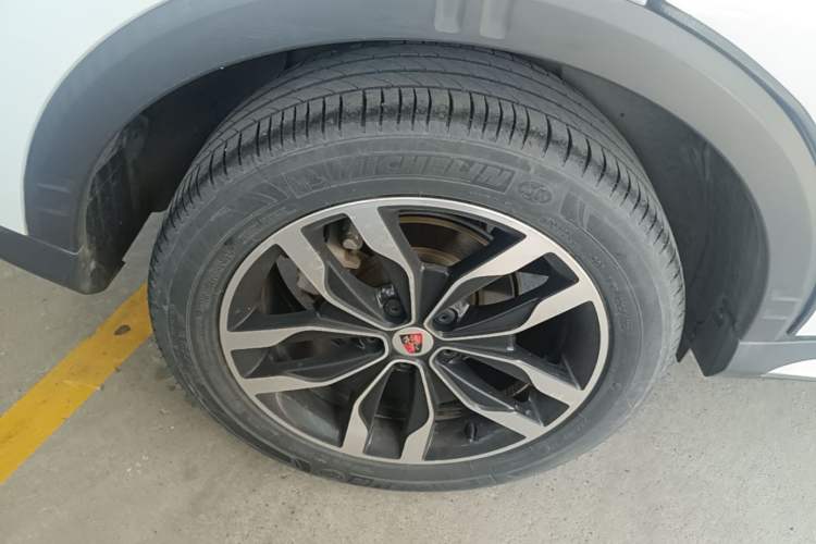 Used Roewe RX5 2018 20T Two-Wheel Drive Automatic Internet Smart Luxury Edition Right Rear Wheel Hub