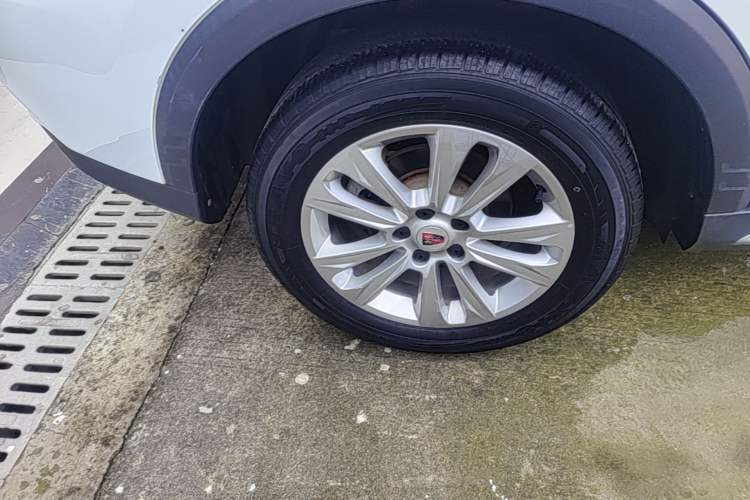 Used Roewe RX5 2018 20T Two-Wheel Drive Automatic Flagship Edition Right Rear Wheel Hub