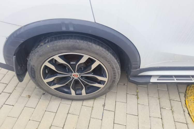 Used Roewe RX5 2018 20T Two-Wheel Drive Automatic Internet Smart Edition Right Rear Wheel Hub