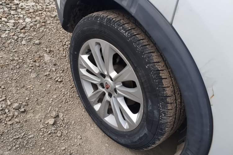Used Roewe RX5 2018 20T Two-Wheel Drive Automatic Internet Smart Edition Right Rear Wheel Hub