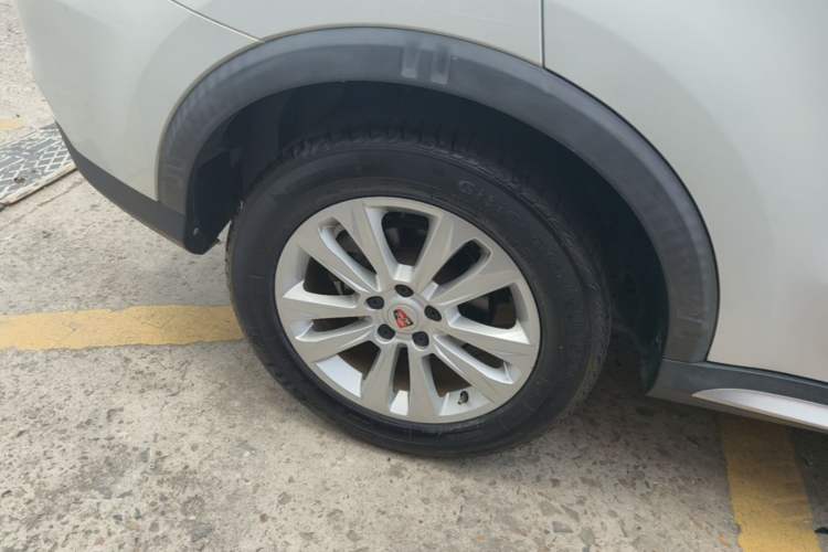 Used Roewe RX5 2018 20T Two-Wheel Drive Manual Flagship Edition Right Rear Wheel Hub
