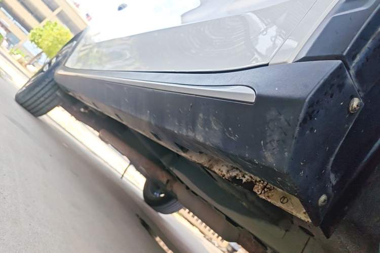 Used Roewe RX5 2018 30T Two-Wheel Drive Automatic Internet Platinum Edition Right Side Sill