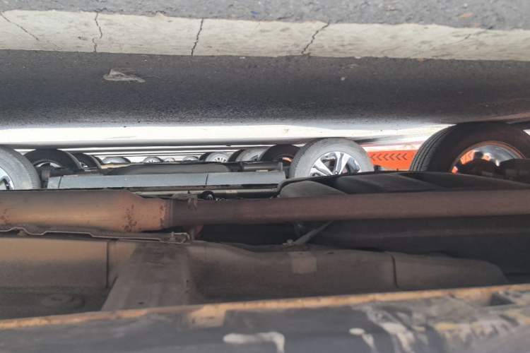 Used Roewe RX5 2018 20T Two-Wheel Drive Automatic Flagship Edition Right Side Sill