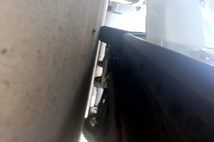 Used Roewe RX5 2018 20T Two-Wheel Drive Automatic Flagship Edition Right Side Sill