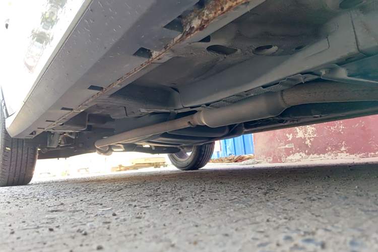 Used Roewe RX5 2018 20T Two-Wheel Drive Automatic Flagship Edition Right Side Sill