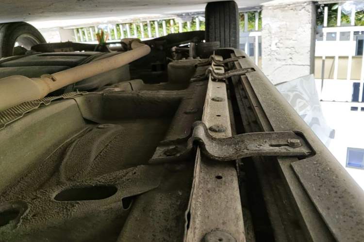 Used Roewe RX5 2018 20T Two-Wheel Drive Automatic Flagship Edition Right Side Sill