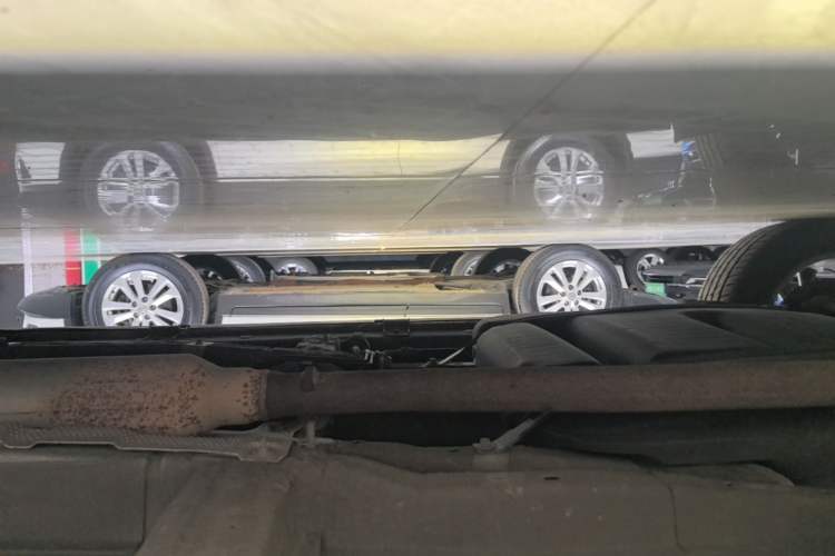 Used Roewe RX5 2018 20T Two-Wheel Drive Automatic Internet Smart Edition Right Side Sill