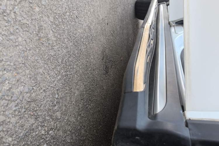 Used Roewe RX5 2018 20T Two-Wheel Drive Manual Internet Smart Edition Right Side Sill