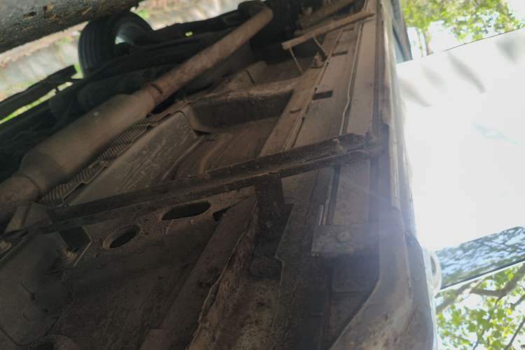 Used Roewe RX5 2018 30T Two-Wheel Drive Automatic Internet Platinum Edition Right Side Sill