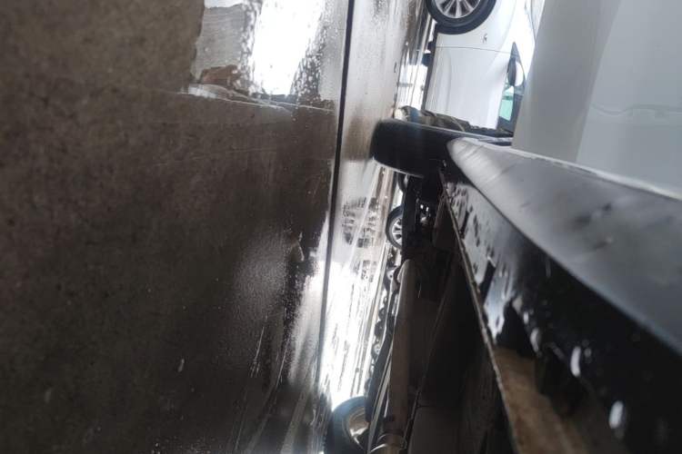 Used Roewe RX5 2018 20T Two-Wheel Drive Automatic Flagship Edition Right Side Sill