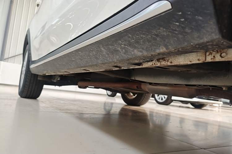Used Roewe RX5 2018 20T Two-Wheel Drive Automatic Flagship Edition Right Side Sill