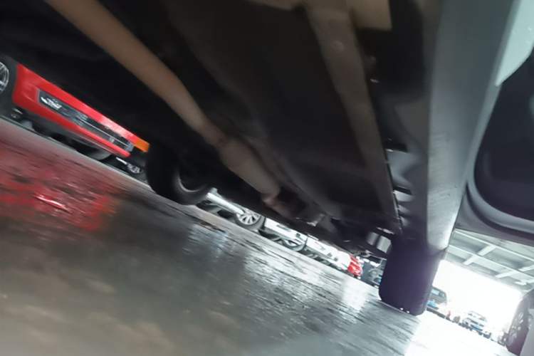 Used Roewe RX5 2018 20T Two-Wheel Drive Automatic Flagship Edition Right Side Sill