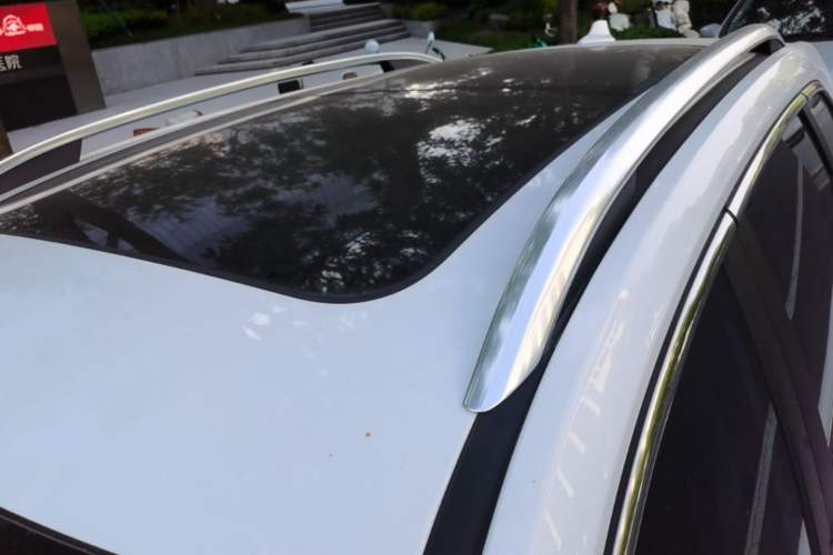Used Roewe RX5 2018 30T Two-Wheel Drive Automatic Internet Platinum Edition Roof
