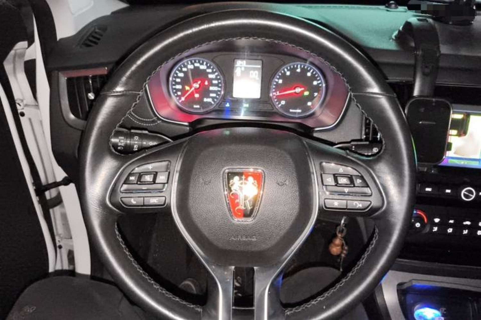 Used Roewe RX5 2018 20T Two-Wheel Drive Manual Flagship Edition Steering Wheel