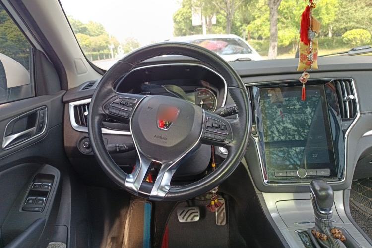 Used Roewe RX5 2018 30T Two-Wheel Drive Automatic Internet Platinum Edition Steering Wheel