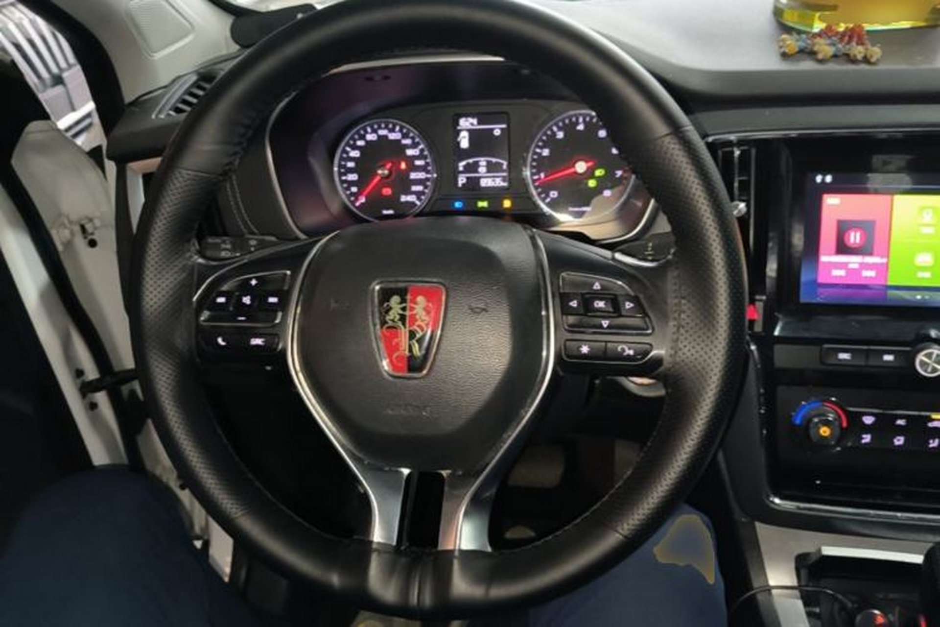 Used Roewe RX5 2018 20T Two-Wheel Drive Automatic Flagship Edition Steering Wheel