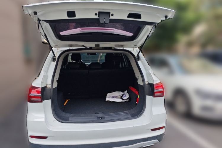 Used Roewe RX5 2018 20T Two-Wheel Drive Manual Flagship Edition Trunk
