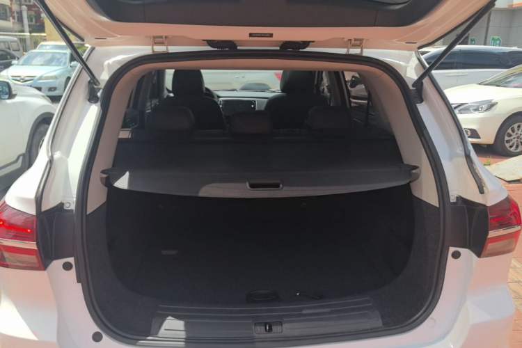 Used Roewe RX5 2018 20T Two-Wheel Drive Automatic Flagship Edition Trunk