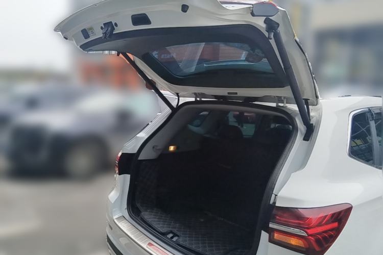 Used Roewe RX5 2018 20T Two-Wheel Drive Automatic Flagship Edition Trunk