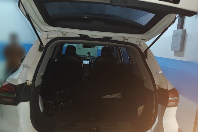 Used Roewe RX5 2018 20T Two-Wheel Drive Manual Internet Smart Edition Trunk