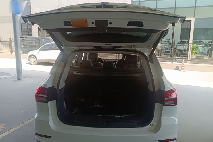 Used Roewe RX5 2018 20T Two-Wheel Drive Automatic Internet Smart Luxury Edition Trunk