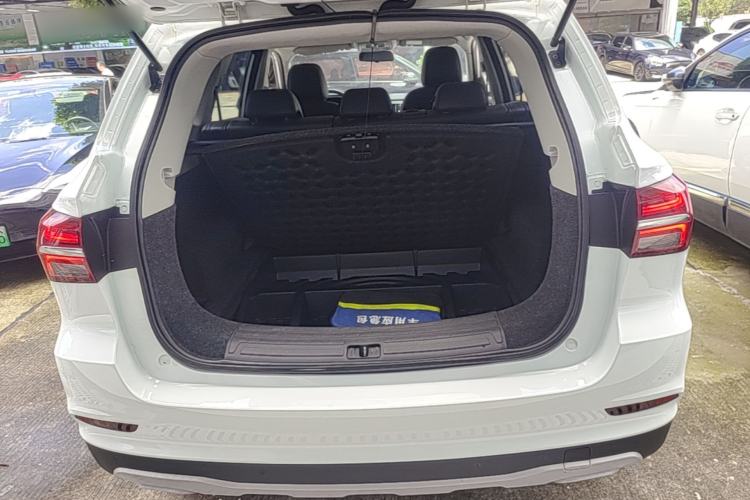 Used Roewe RX5 2018 20T Two-Wheel Drive Automatic Flagship Edition Trunk