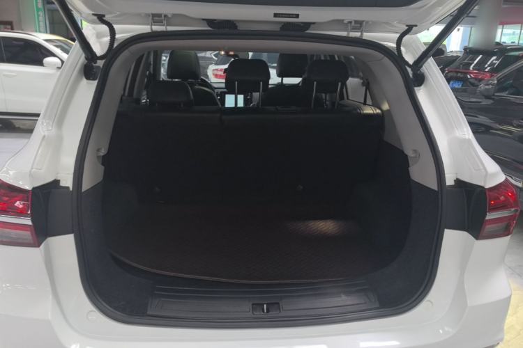 Used Roewe RX5 2018 20T Two-Wheel Drive Automatic Internet Smart Edition Trunk
