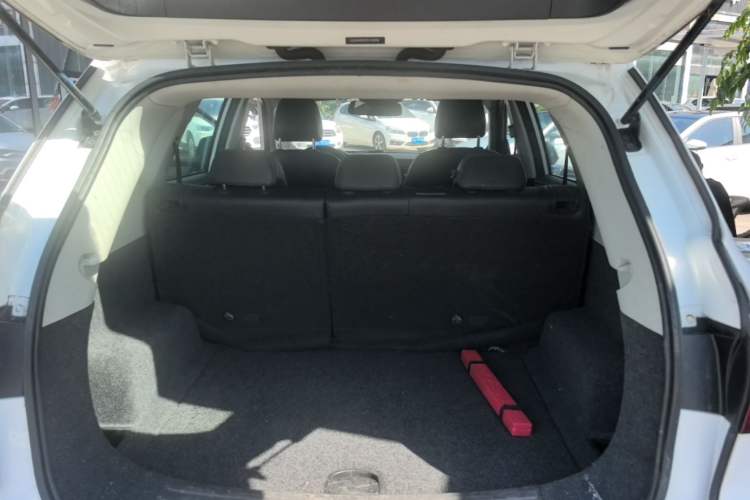 Used Roewe RX5 2018 20T Two-Wheel Drive Automatic Flagship Edition Trunk