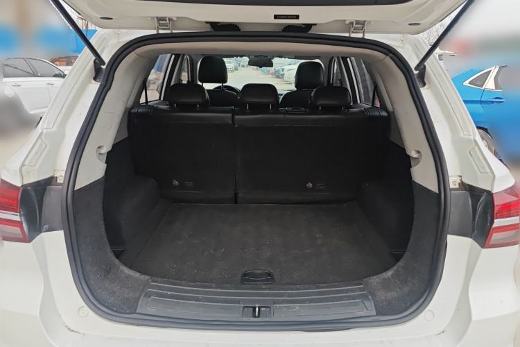Used Roewe RX5 2018 20T Two-Wheel Drive Automatic Internet Smart Edition Trunk