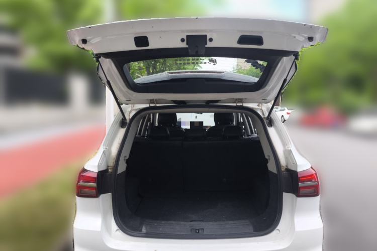 Used Roewe RX5 2018 20T Two-Wheel Drive Manual Flagship Edition Trunk