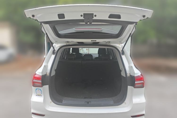 Used Roewe RX5 2018 20T Two-Wheel Drive Automatic Internet Smart Edition Trunk