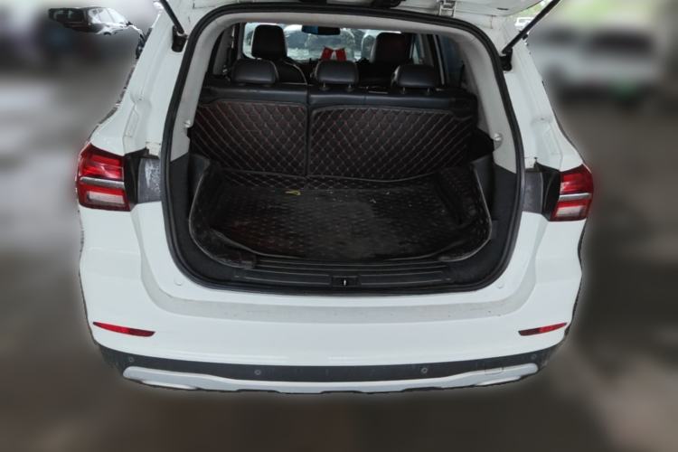 Used Roewe RX5 2018 20T Two-Wheel Drive Manual Flagship Edition Trunk