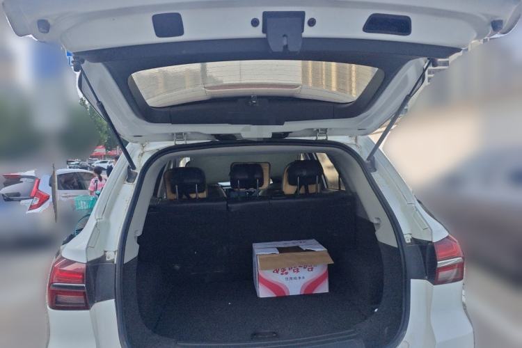 Used Roewe RX5 2018 20T Two-Wheel Drive Manual Flagship Edition Trunk