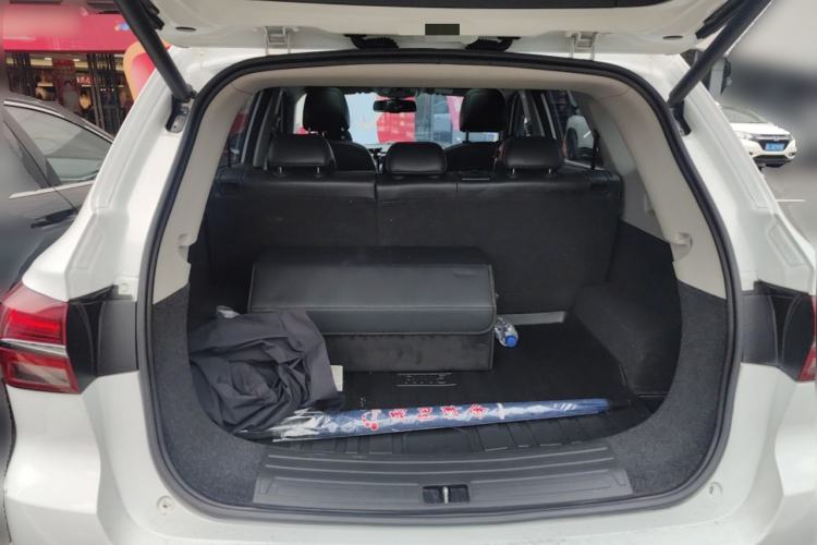 Used Roewe RX5 2018 30T Two-Wheel Drive Automatic Internet Smart Edition Trunk
