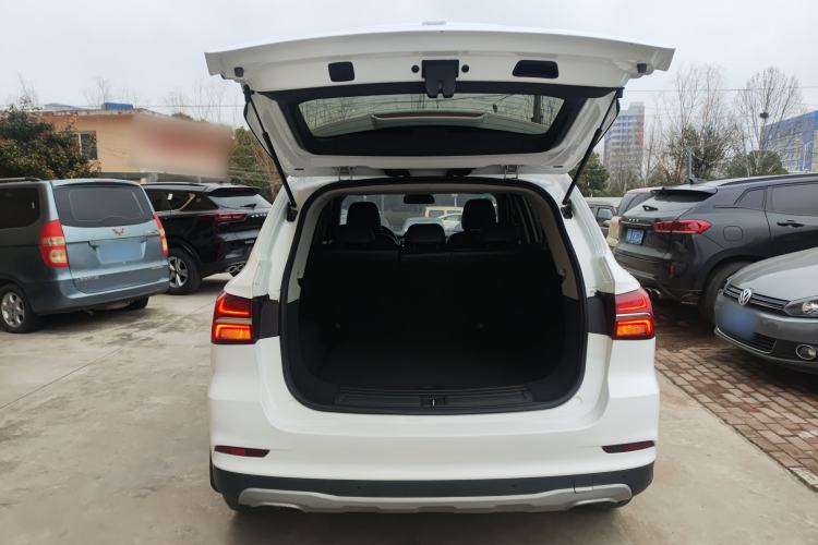 Used Roewe RX5 2018 20T Two-Wheel Drive Manual Internet Smart Edition Trunk