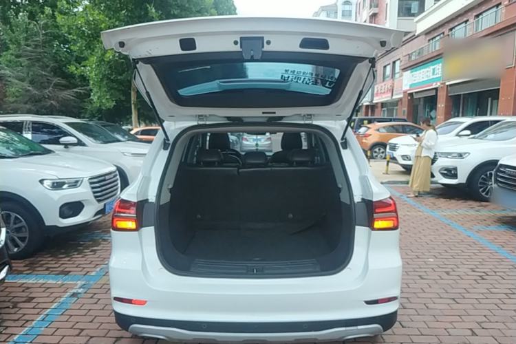 Used Roewe RX5 2018 20T Two-Wheel Drive Automatic Internet Smart Edition Trunk