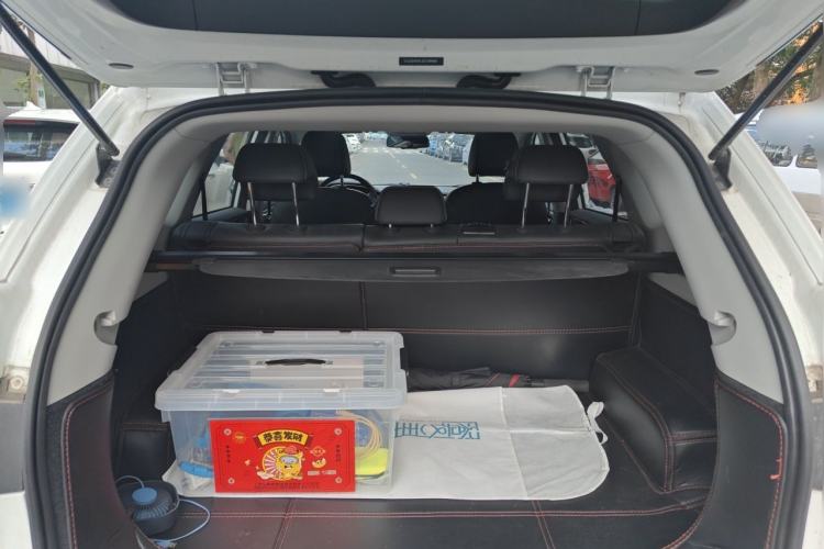 Used Roewe RX5 2018 20T Two-Wheel Drive Automatic Internet Smart Edition Trunk